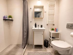 Unique Apartments - 3 Min to the Beach