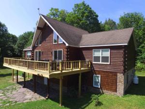 Catskill Mt Retreat: Vineyard Views & Hot Tub- 8BR - Holiday Home