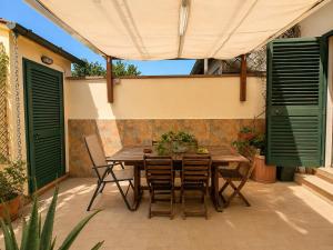 Casa Camelia Mare