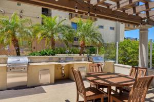 Ocean & Marina View Condo with Balcony, Pool, Hot Tub & Gym