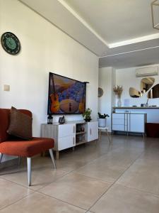 Bel Appt avec Terrasse et Vue sur Piscine