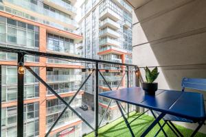 Trendy Retreat Chic 2BR Suite Near City Sights
