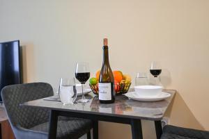 Rea Victoria - Stylish Studio With Private Parking