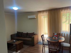 Argisht Palace 2-Bedroom Apartment with parking