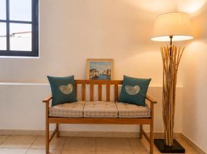 Célestin - Charming Historic Stone Duplex with Private Patio & Air Conditioning