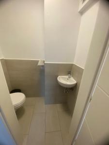 90 m2 Apartment with Balcony & Free Parking