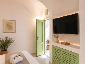 Mamma Mia Santorini Suites-Volcano -Caldera -Sunset View