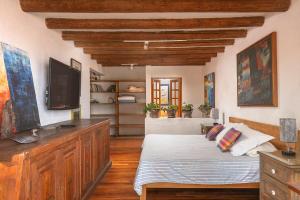 Charm and Comfort in Valle de Bravo 3 Bedrooms