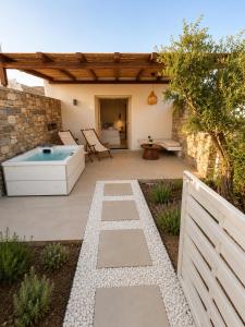 Anastasias Cycladic House with jacuzzi