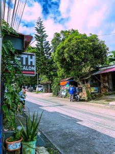 Balay Kwa Tagaytay - Motor Parking Only