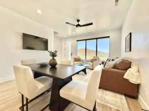 Modern Luxury Townhome near Zion and Bryce Canyon