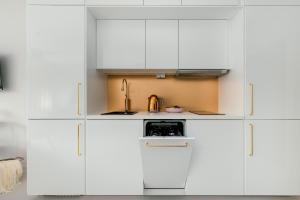 Baltic Blush Studio - with a sea view