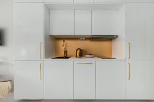 Baltic Blush Studio - with a sea view