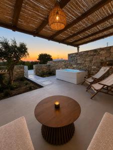 Anastasias Cycladic House with jacuzzi