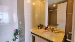 Austral-Home with extraordinary sea view