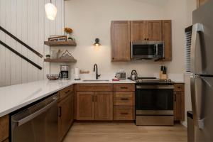 Beaver Village Unit #1934R