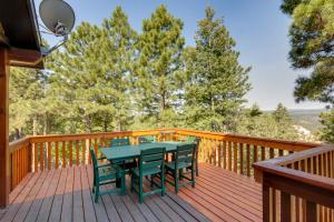 Longview Lodge w Furnished Deck & Fire Pit!