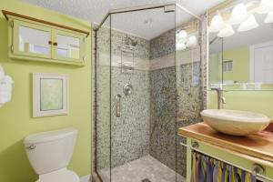 Thoughtfully Hosted Gulf-Front Retreat on Quiet Navarre Beach