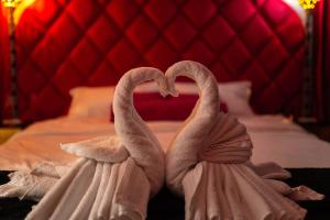 NO AC Arabian Nights Suite Romantic Moroccan Escape