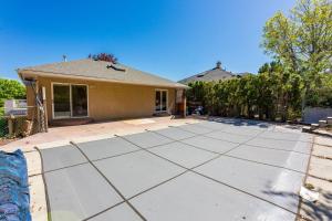 Mountain Views and Private Pool, Kelowna