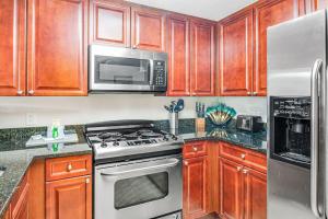 2nd Floor Cozy Condo At Waterscape 490 Feet Of Private Beach