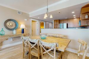 Gulf-Front Condo On Okaloosa Island Playground 2 Hot Tubs