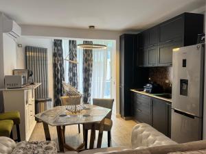 Liam luxury- Alezzi Beach resort