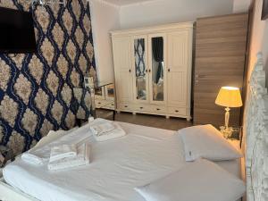 Liam luxury- Alezzi Beach resort