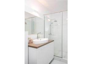 Central Apartment Cismigiu Your Home Away from Home