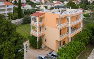 Beautiful Apartment In Rab Barbat With Wifi
