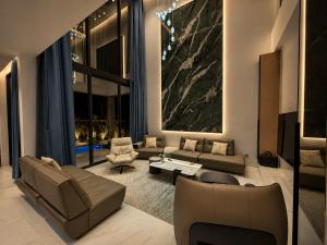 Coconut Grove Villa Controlled by Alexa