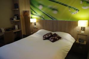Hotels Best Western Amarys Rambouillet : Chambre Standard Lit Queen-Size