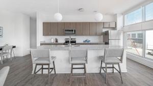 Landing Modern 1BD Pool Yoga Studio