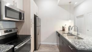 Landing Incredible 1BD Clubhouse Gym