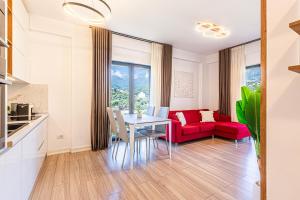 AMAS 1BR Ap 4 - Parking, Kitchen & Balcony