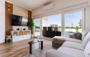 3 Bedroom Amazing Home In Sibenik