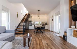3 Bedroom Amazing Home In Sibenik