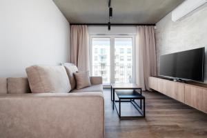 Widzewska Exclusive Apartment by BookingHost