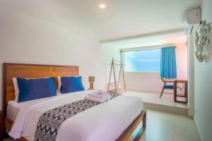 3BR Ocean View, Glass Pool, Greek Style Villa