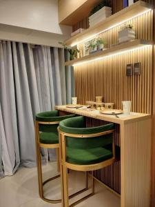 Modern Staycation near SM Mall of Asia Shore 3