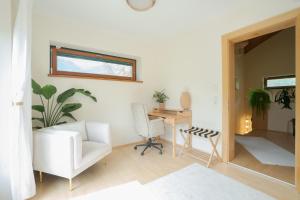 Stylish holiday home - Mountain views & peaceful setting