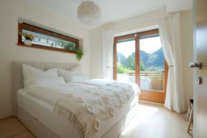 Stylish holiday home - Mountain views & peaceful setting