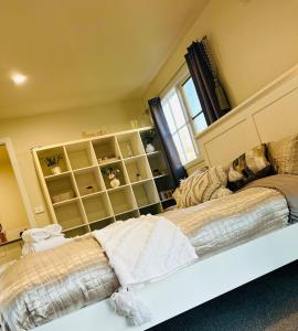 A seperate 1 bedroom bungalow