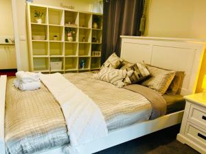 A seperate 1 bedroom bungalow