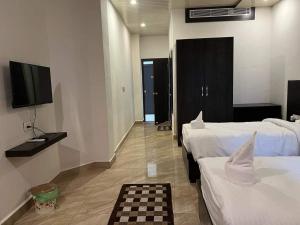 Hotel Leela Galaxy