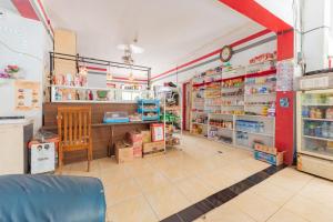 RedDoorz Syariah near Ciledug Station