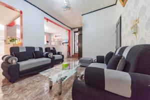 RedDoorz Syariah near Ciledug Station