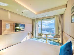 Hotel bridge Seogwipo
