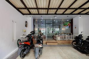 RedDoorz Near MRT Bendungan Hilir