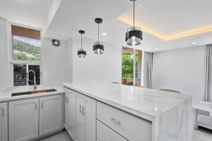Island Living Luxury Beach Suite
